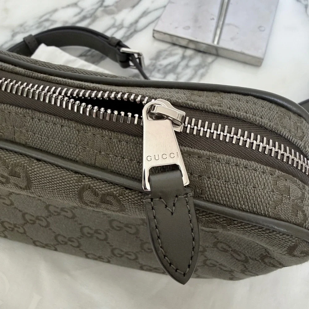 Gucci GG Supreme Canvas Crossbody Messenger Bag Olive Green 634802